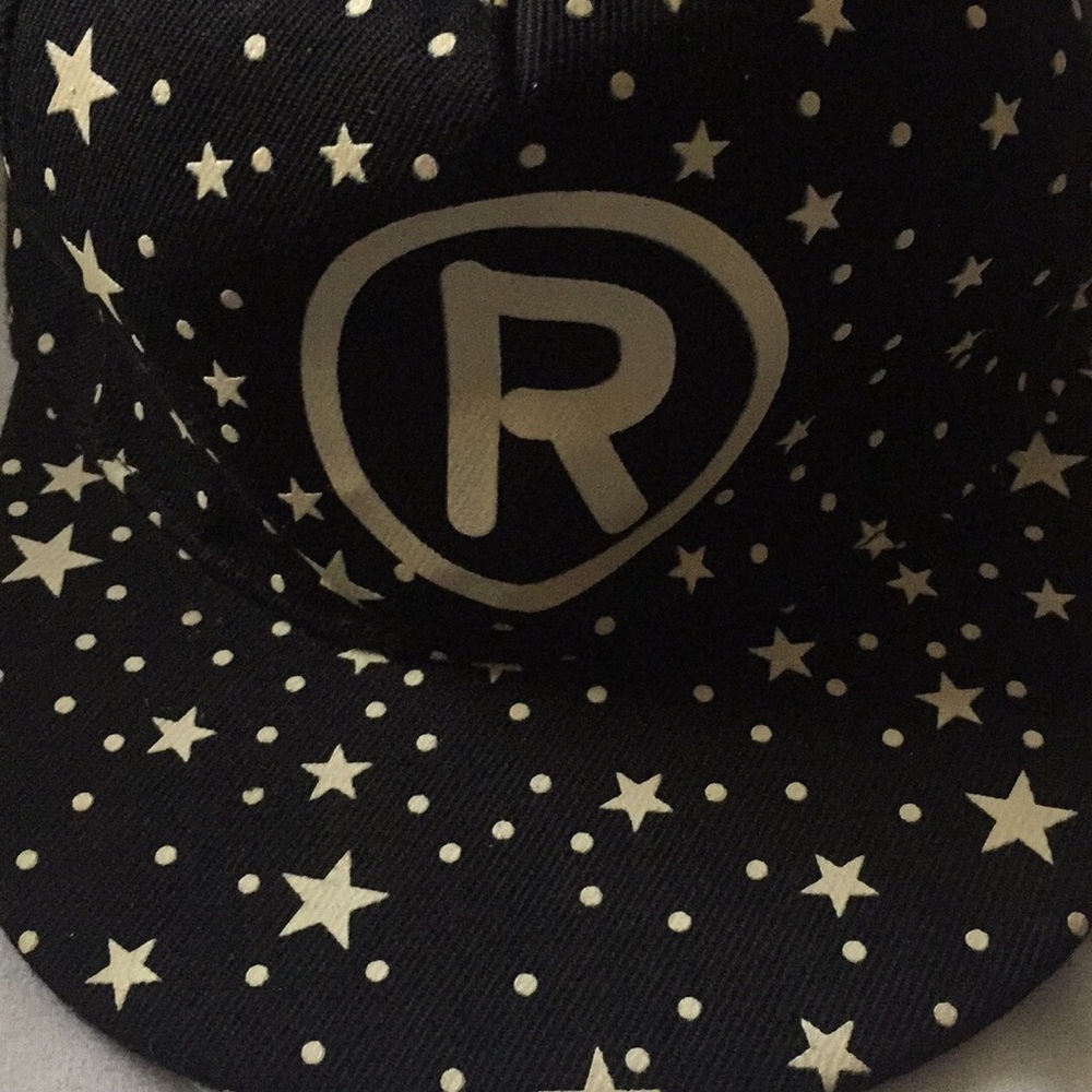 Flat bill glow in the dark SnapBack
